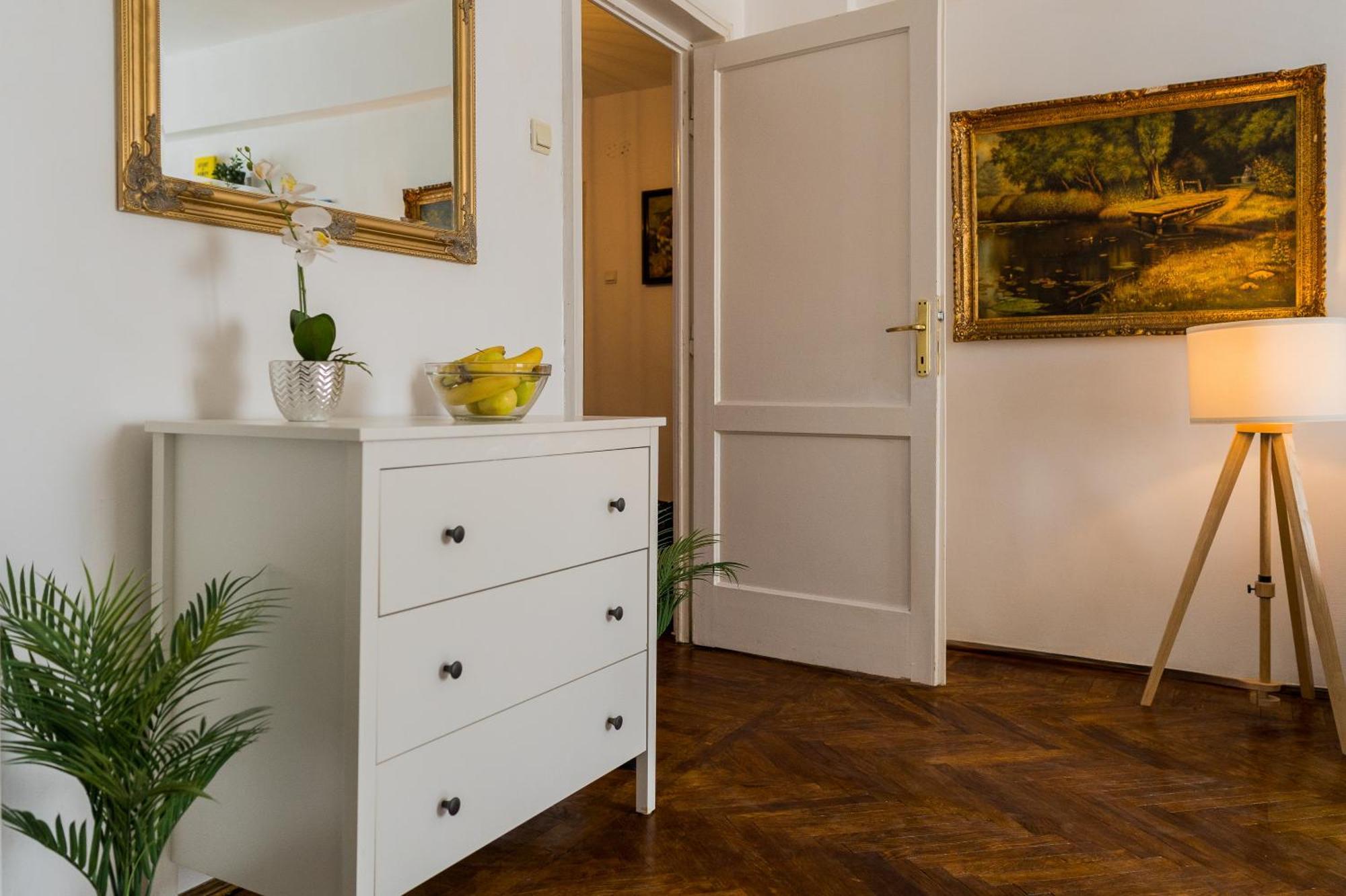 בוקרשט Opia Apartments - Old Town מראה חיצוני תמונה
